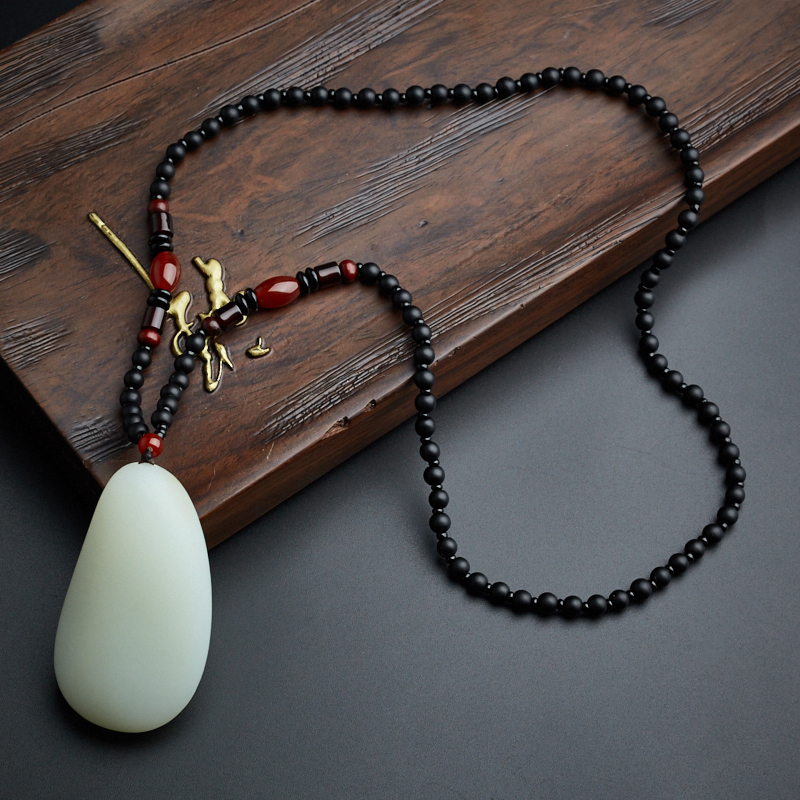 和田玉白玉随形吊坠-红掌柜