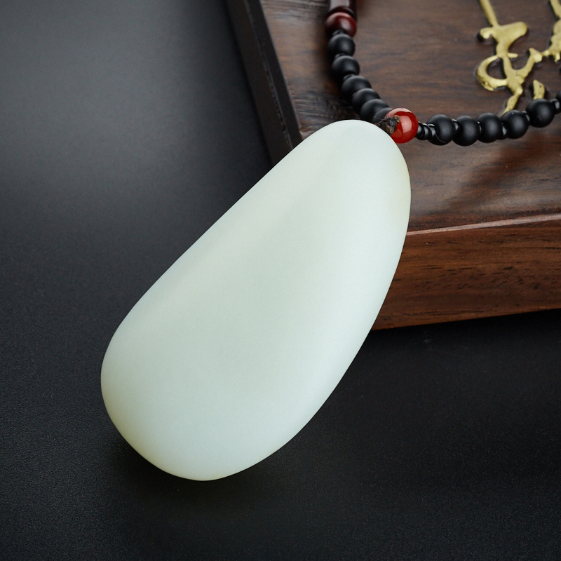 和田玉随形挂件-红掌柜