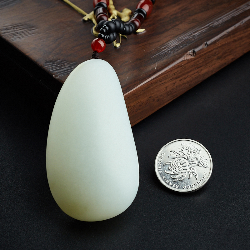 和田玉吊坠-红掌柜