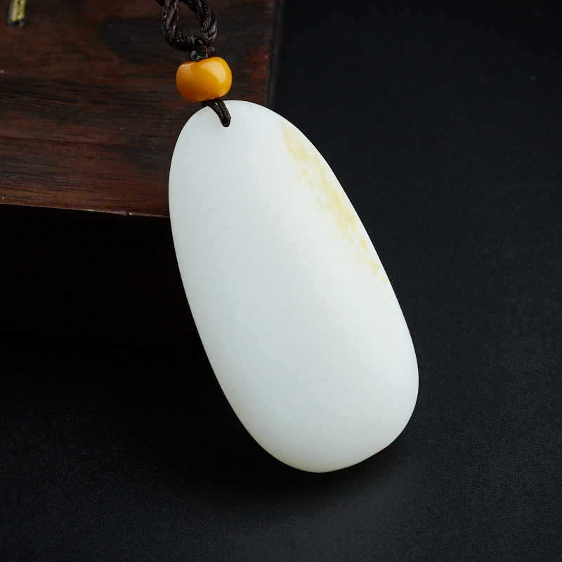 和田玉随形挂坠-红掌柜