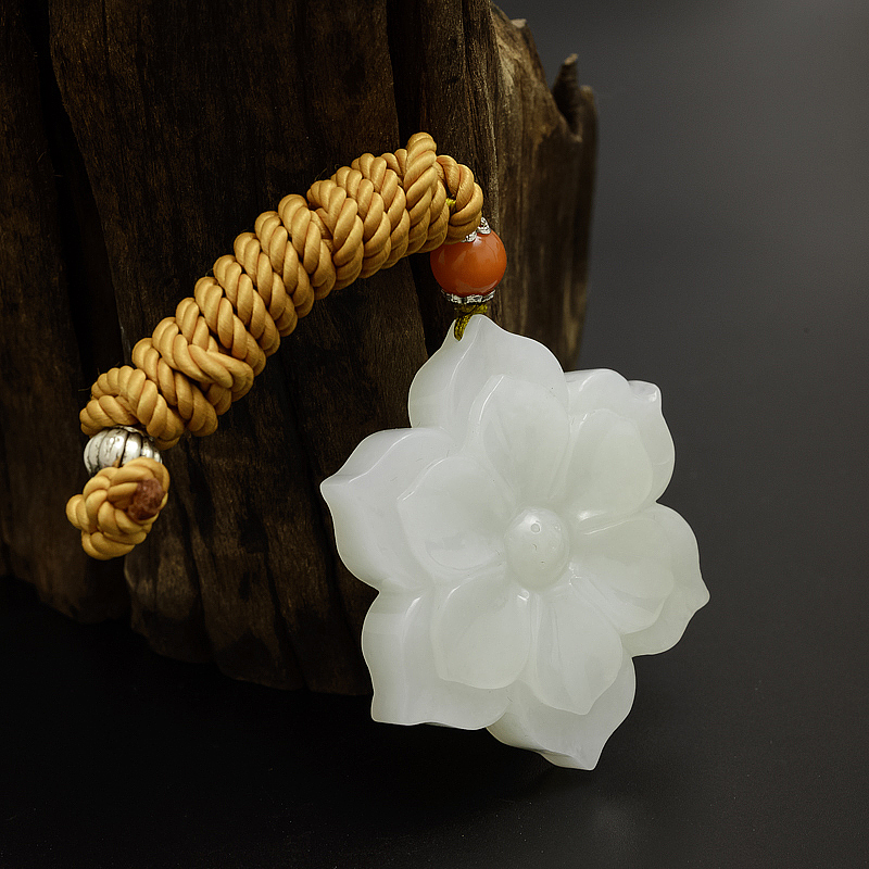 天然和田玉花型吊坠-红掌柜