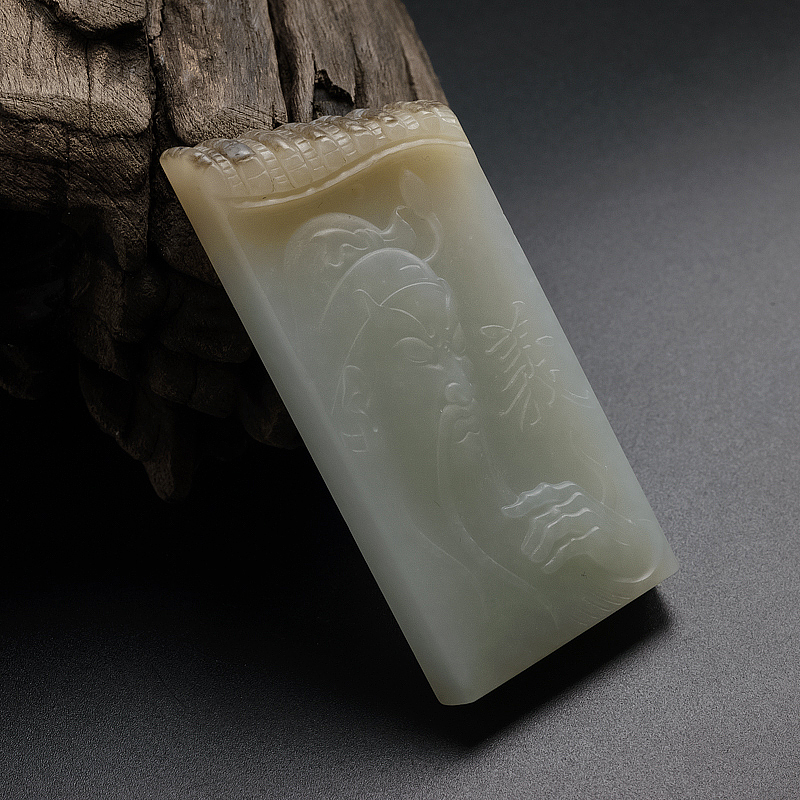 带皮色和田玉关公吊坠 - 红掌柜