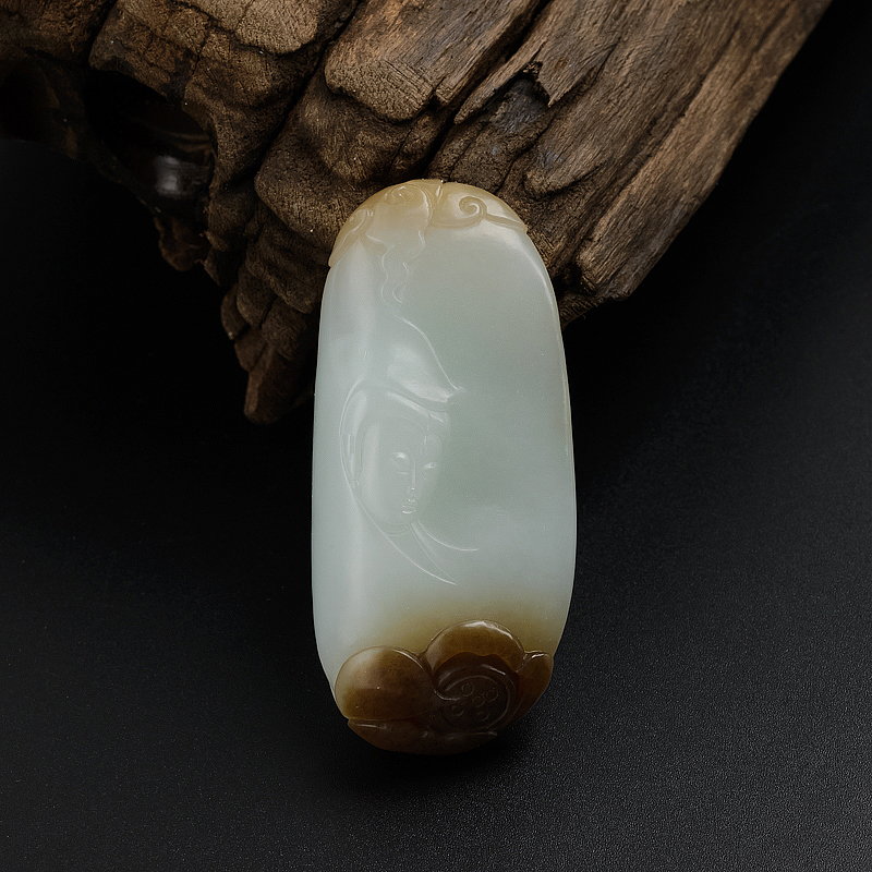 俄料带皮色和田玉观音吊坠 - 红掌柜