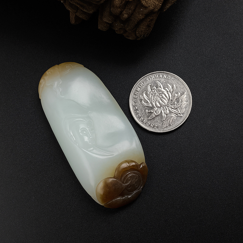 俄料带皮色和田玉挂件- 红掌柜