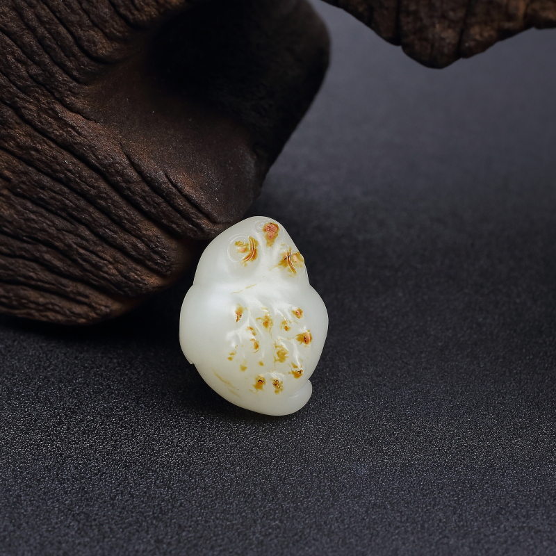 天然俏色和田玉三足金蟾吊坠-红掌柜