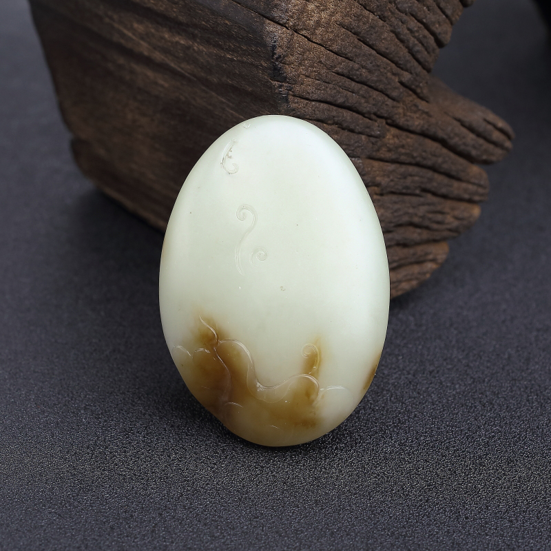 新疆天然俏色和田玉莲花吊坠-红掌柜