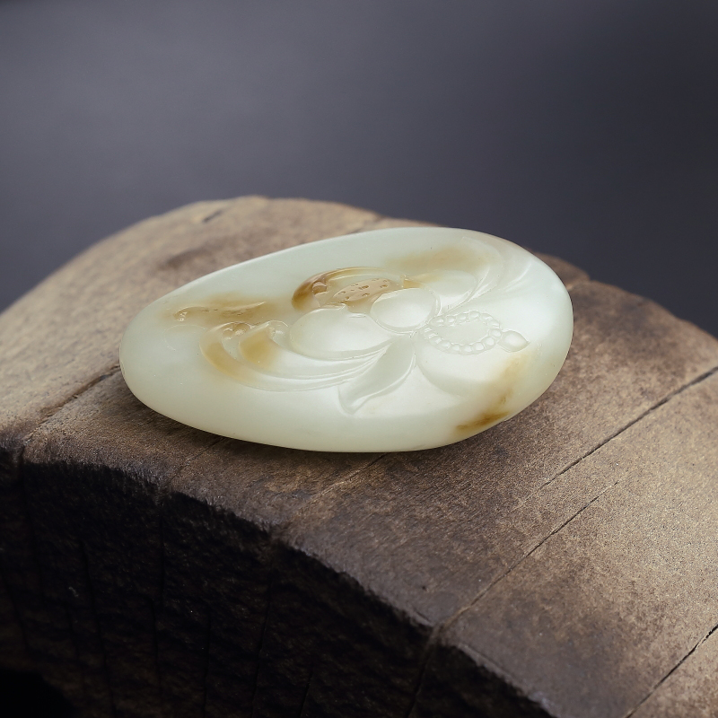 新疆天然山料和田玉莲花吊坠-红掌柜