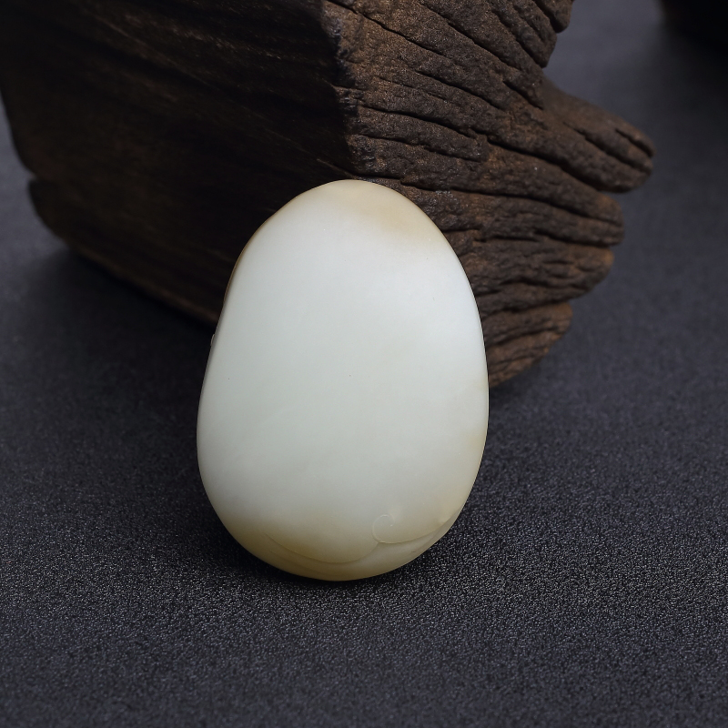 新疆天然俏色和田玉连年有余吊坠-红掌柜