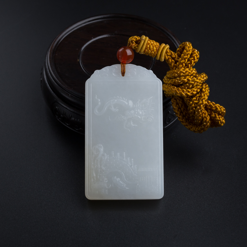 和田玉龙牌吊坠-红掌柜