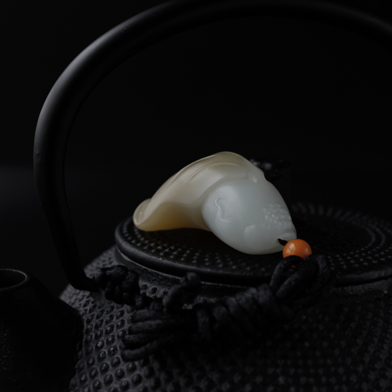 新疆和田玉金鱼挂坠-红掌柜