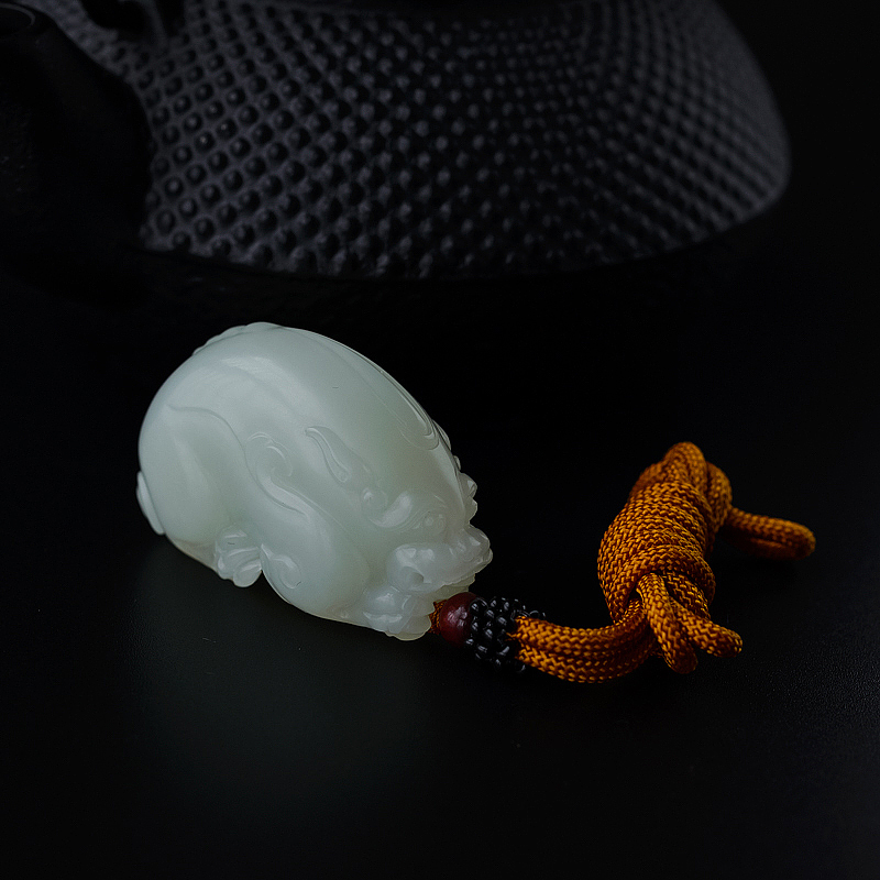 和田玉皮貔貅挂坠-红掌柜