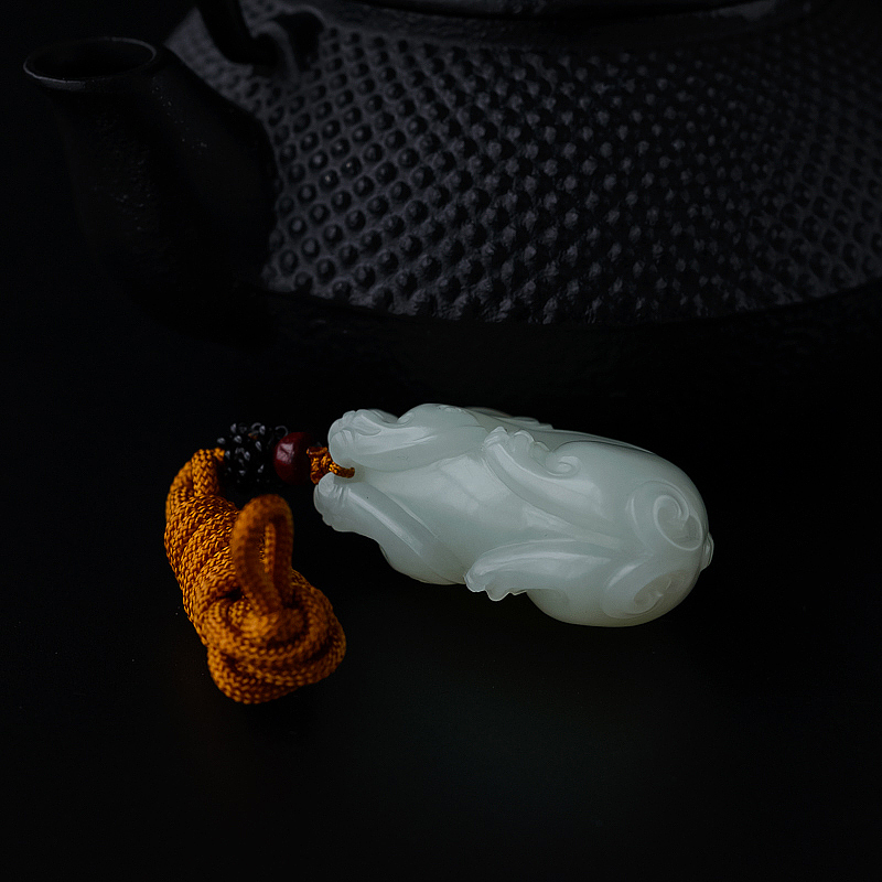 天然和田玉皮貔貅吊坠-红掌柜