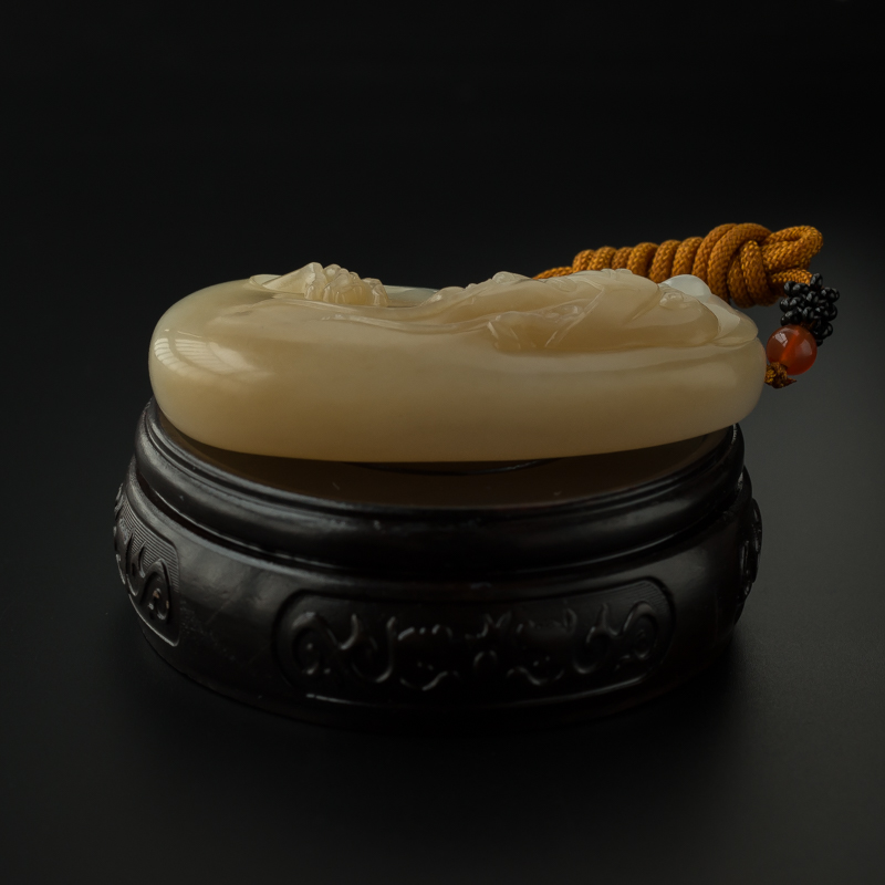 和田玉吊坠-红掌柜