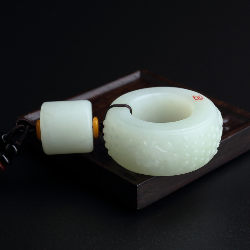 和田玉手把件吊坠-红掌柜