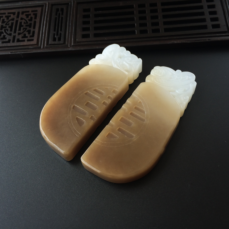 新疆天然和田玉带糖色吊坠-红掌柜