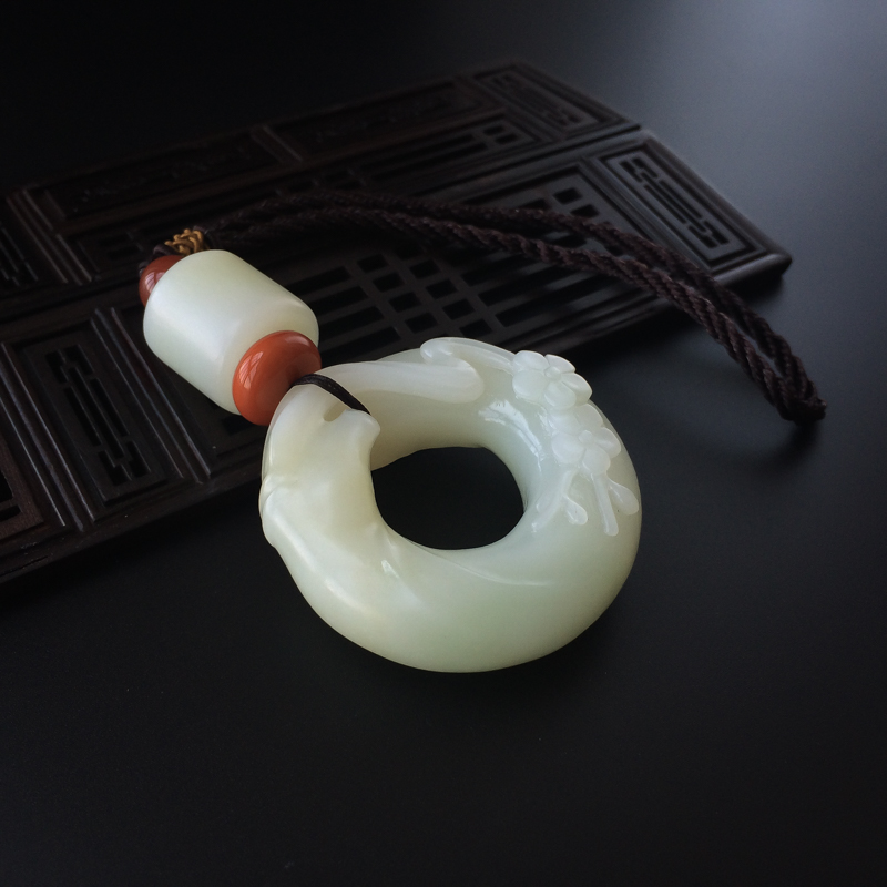 天然和田玉梅花怀古吊坠-红掌柜