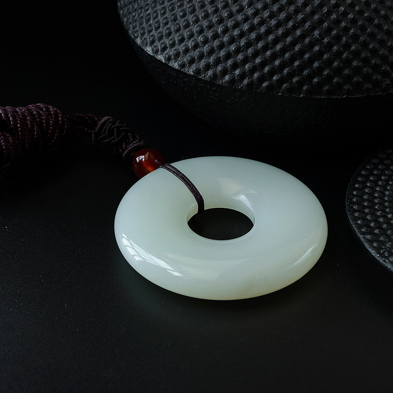 新疆和田玉平安扣吊坠-红掌柜