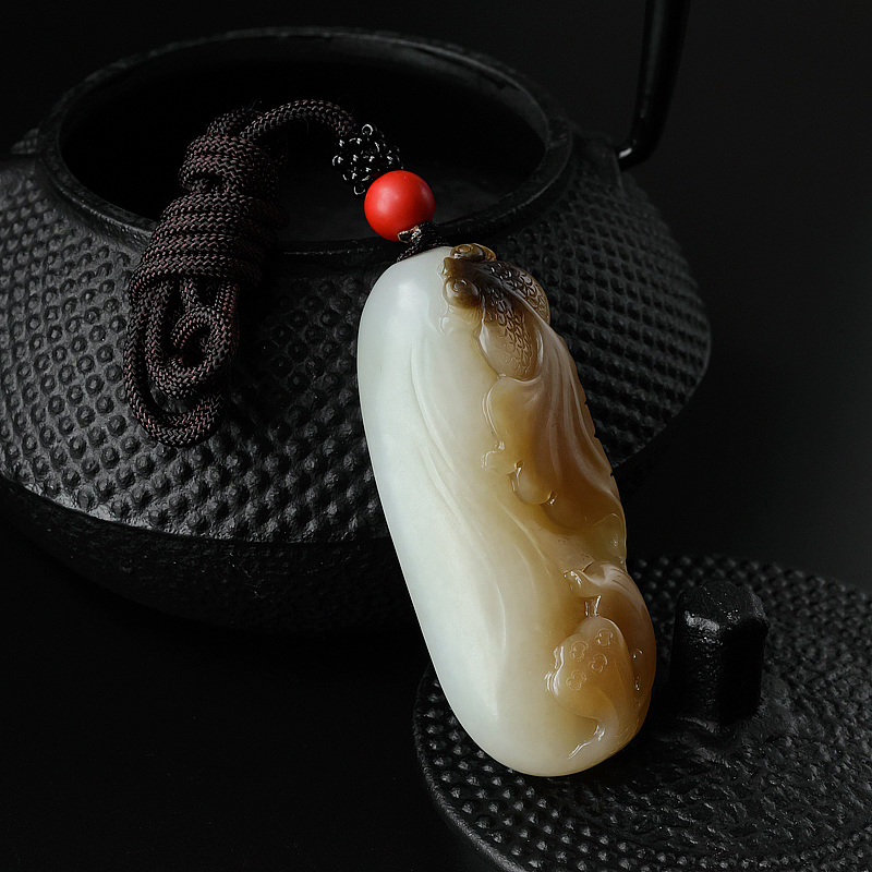 和田玉吊坠-红掌柜