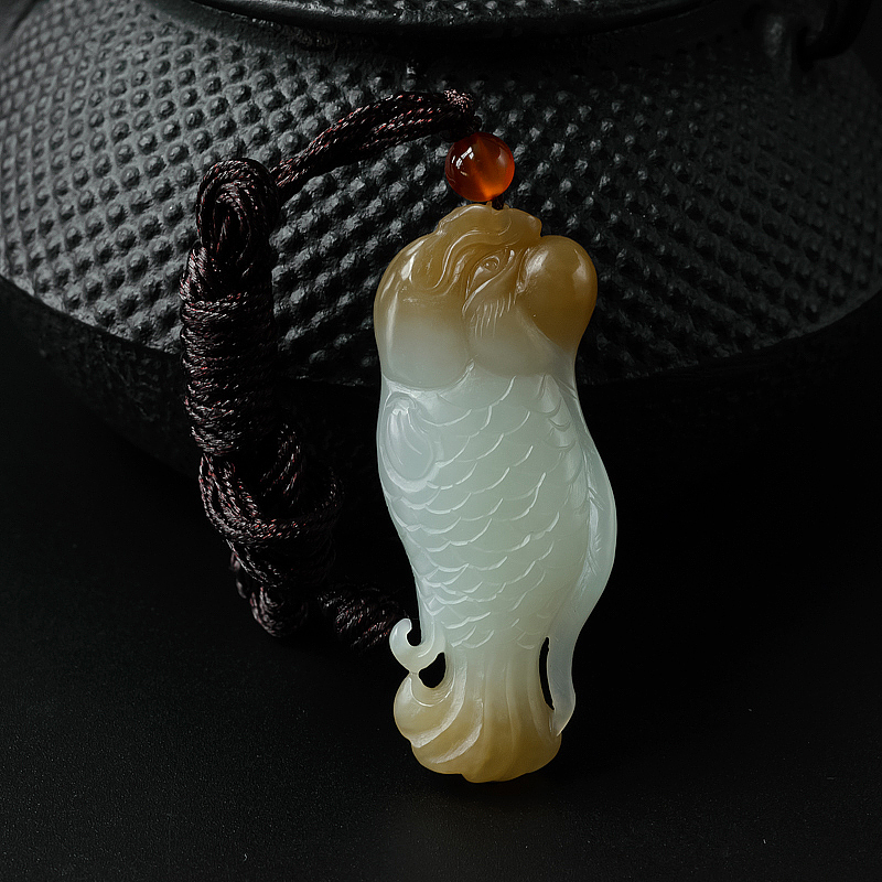 糖色和田玉年年有余吊坠-红掌柜