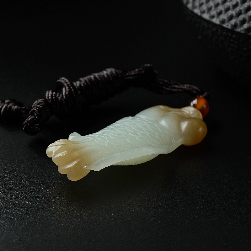 新疆和田玉年年有余吊坠-红掌柜