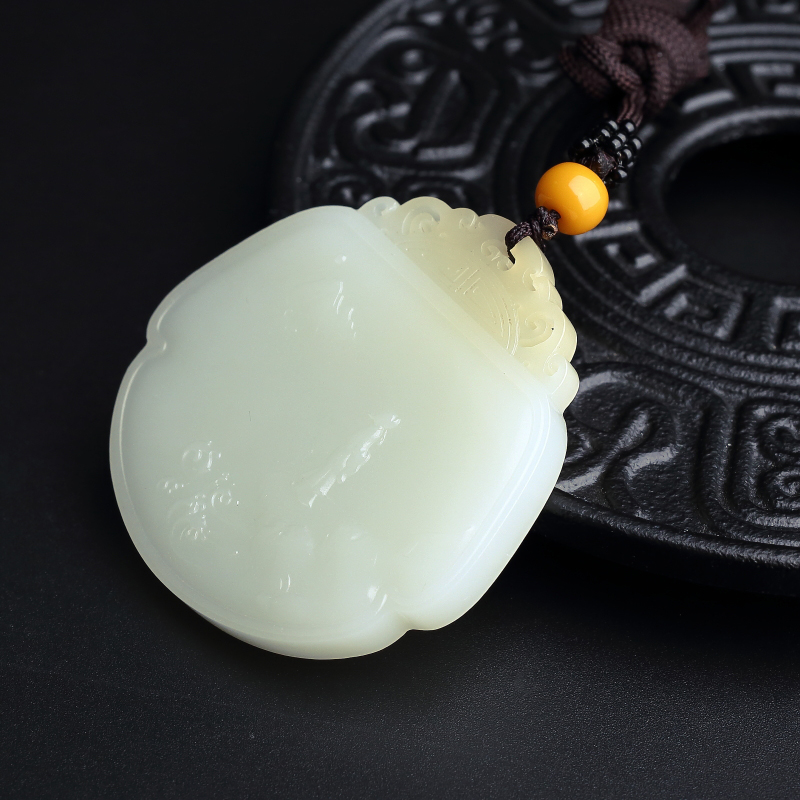 和田玉吊坠-红掌柜