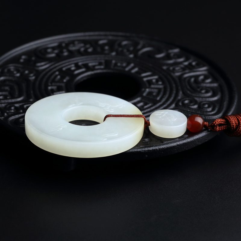 和田玉吊坠-红掌柜