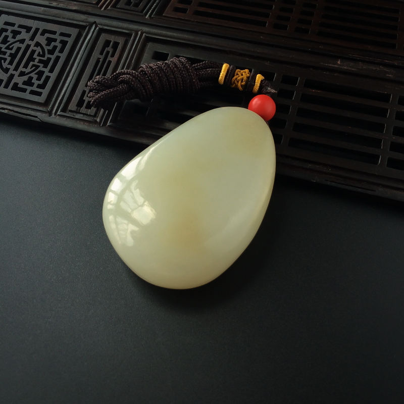 和田白玉挂件-红掌柜