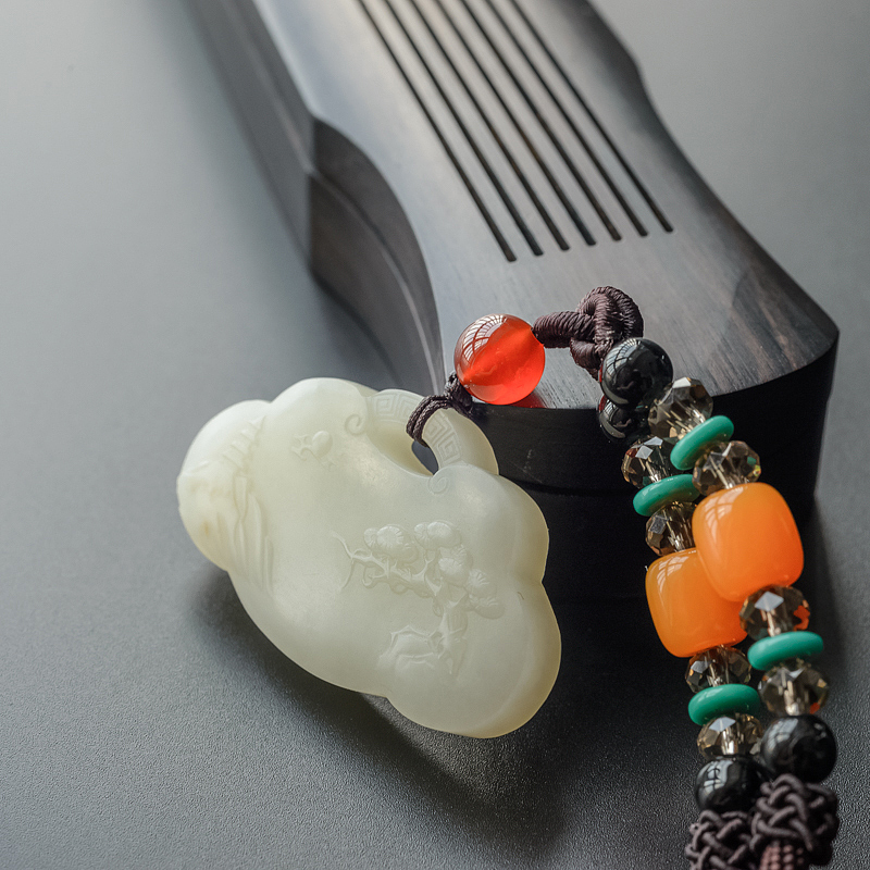 和田玉吊坠-红掌柜