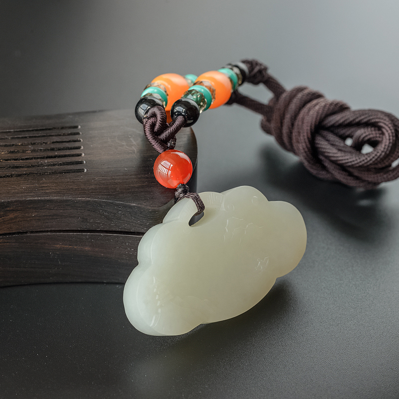 和田玉吊坠-红掌柜