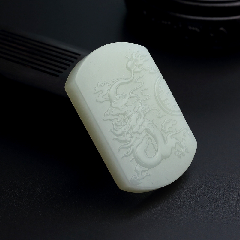 和田玉吊坠-红掌柜