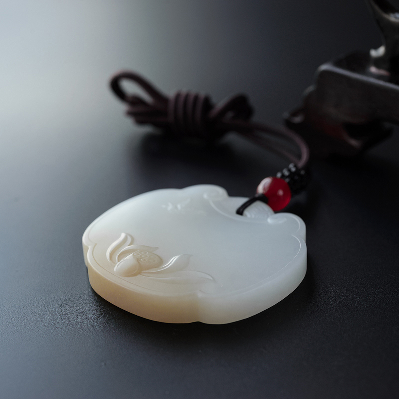 和田玉吊坠 - 红掌柜