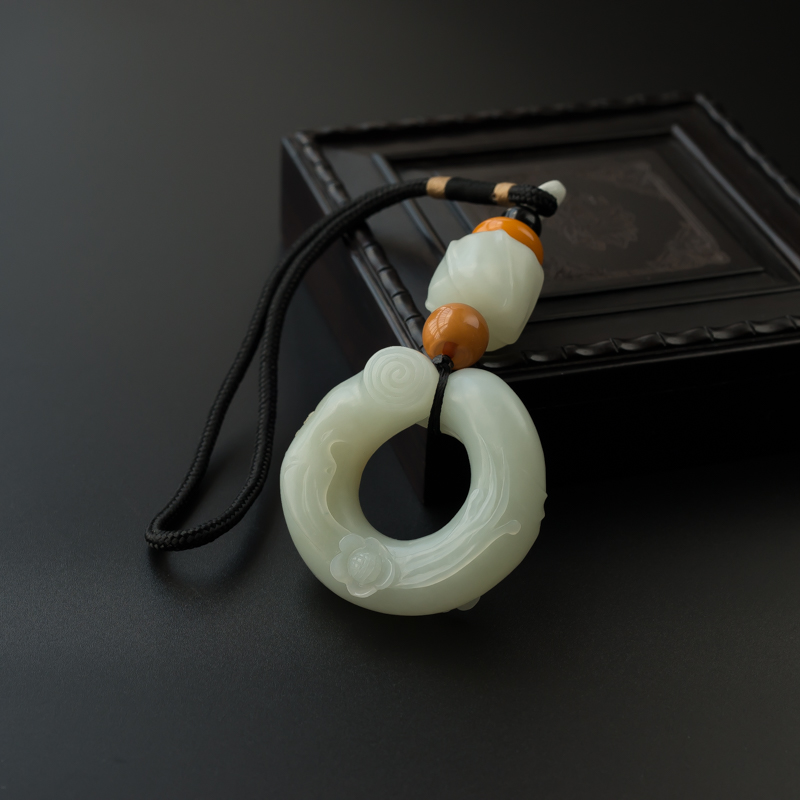 天然和田玉喜上眉梢挂件-红掌柜