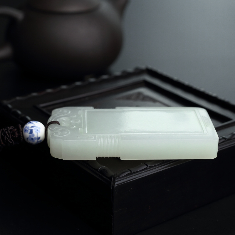 和田玉无事牌吊坠-红掌柜