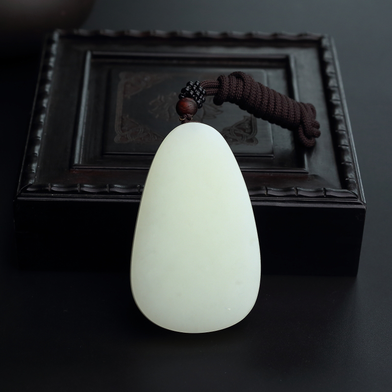 新疆和田玉挂件-红掌柜