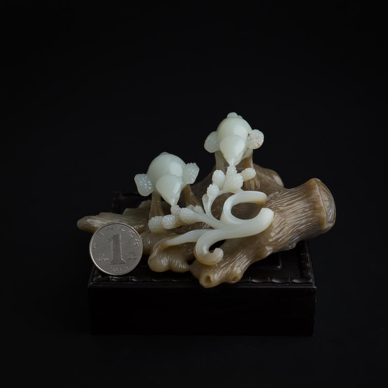 天然和田玉摆件 - 红掌柜