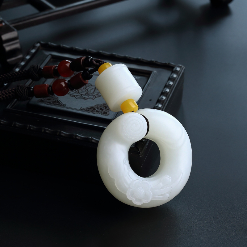 天然和田玉喜上眉梢挂件-红掌柜