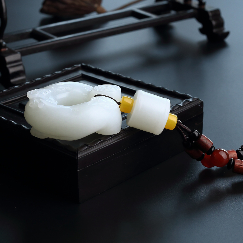 天然和田玉挂件-红掌柜