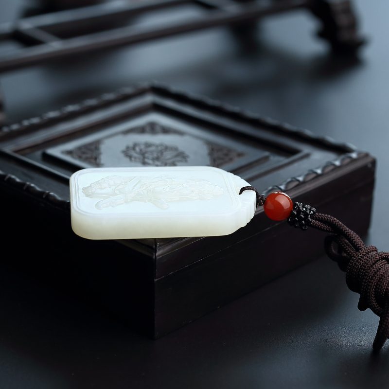 和田玉吊坠-红掌柜