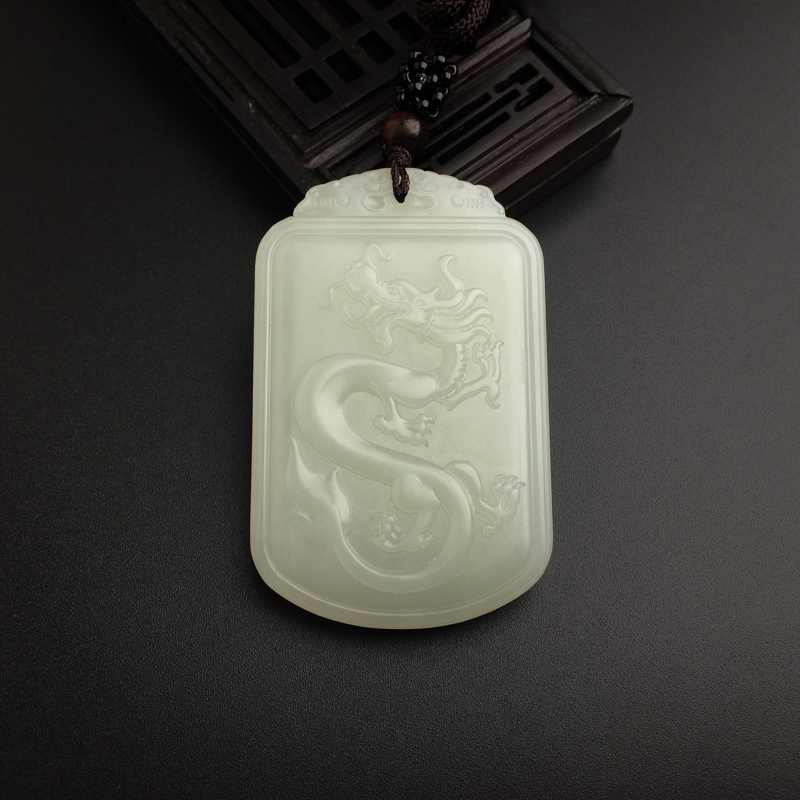 和田玉龙牌吊坠-红掌柜