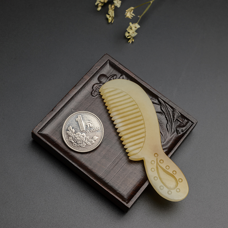 俄料和田玉-红掌柜