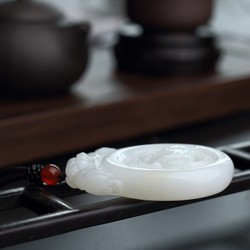 和田玉吊坠 - 红掌柜