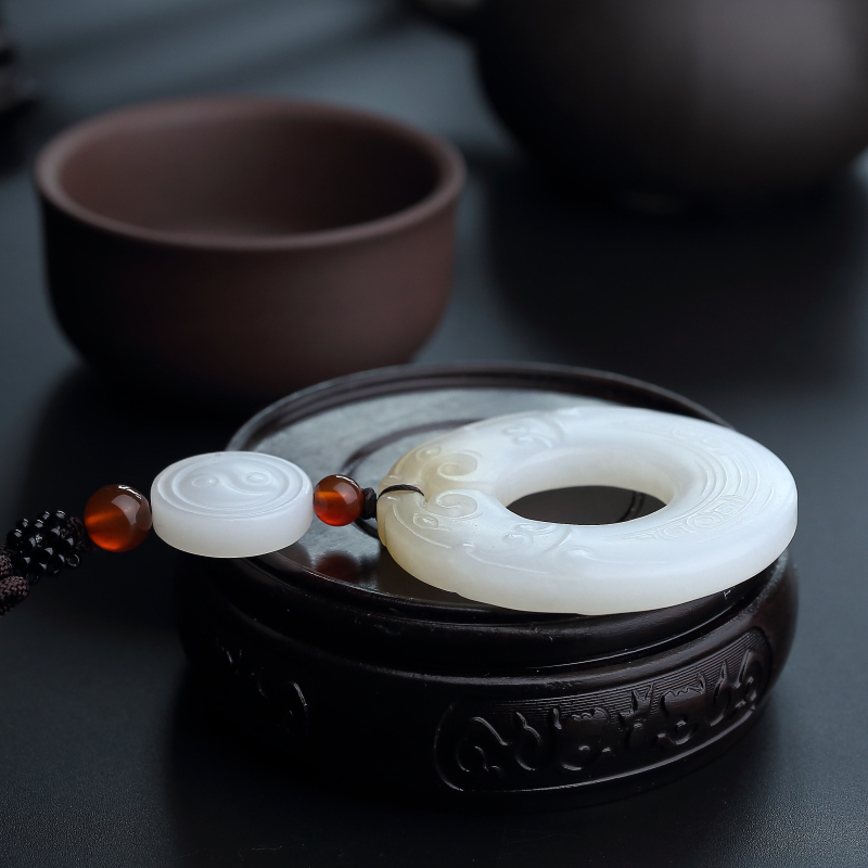 新疆天然和田玉双龙吊坠-红掌柜