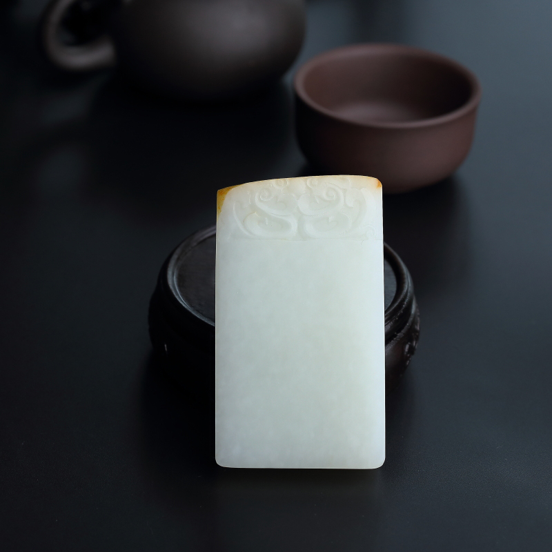 新疆天然和田玉古龙无事牌吊坠-红掌柜