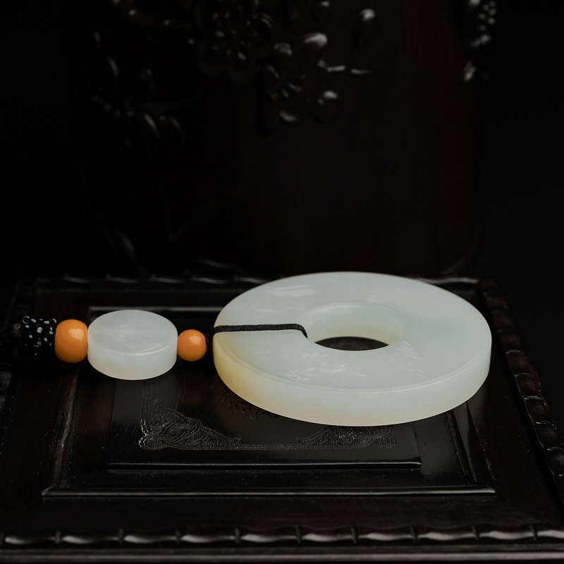 天然新疆和田玉吊坠 - 红掌柜