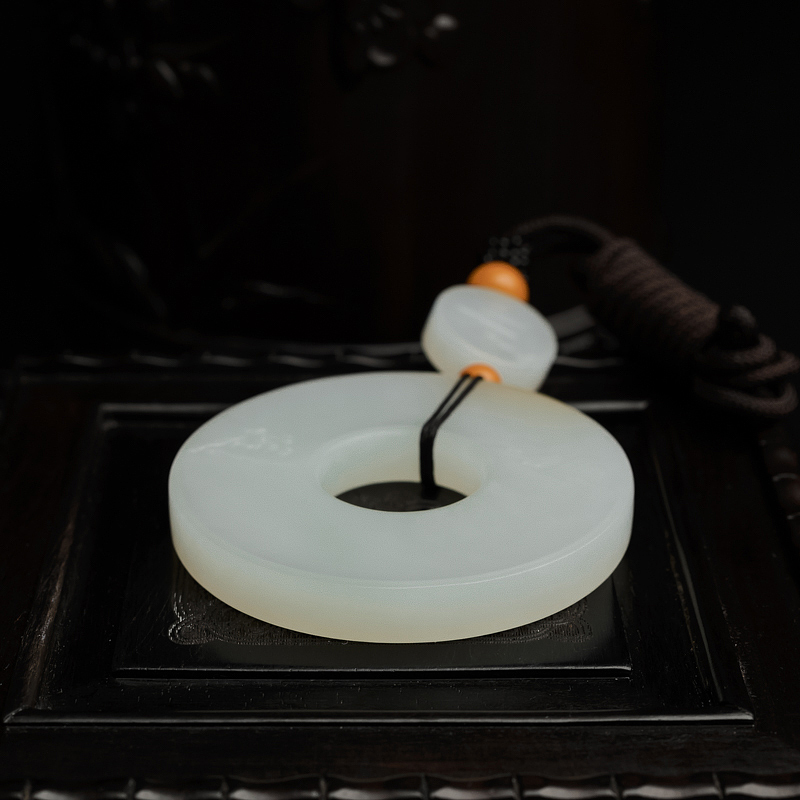 天然和田玉挂件 - 红掌柜