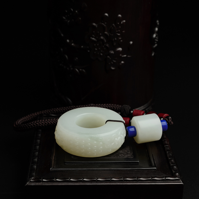 和田玉吊坠 - 红掌柜