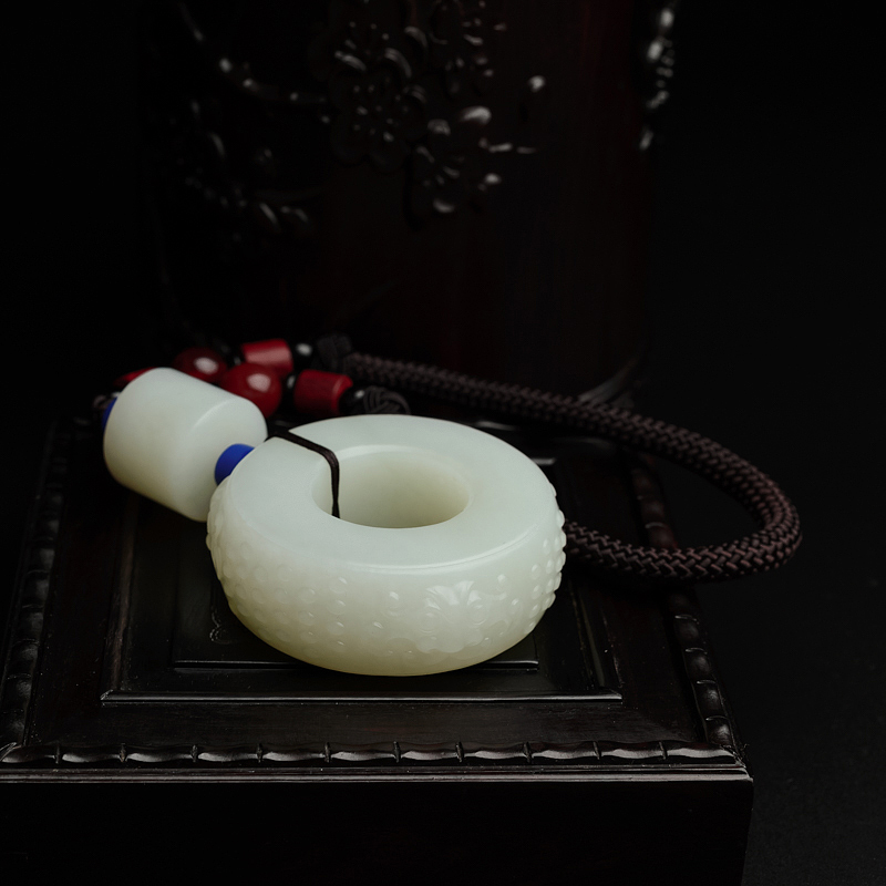 和田玉挂坠 - 红掌柜