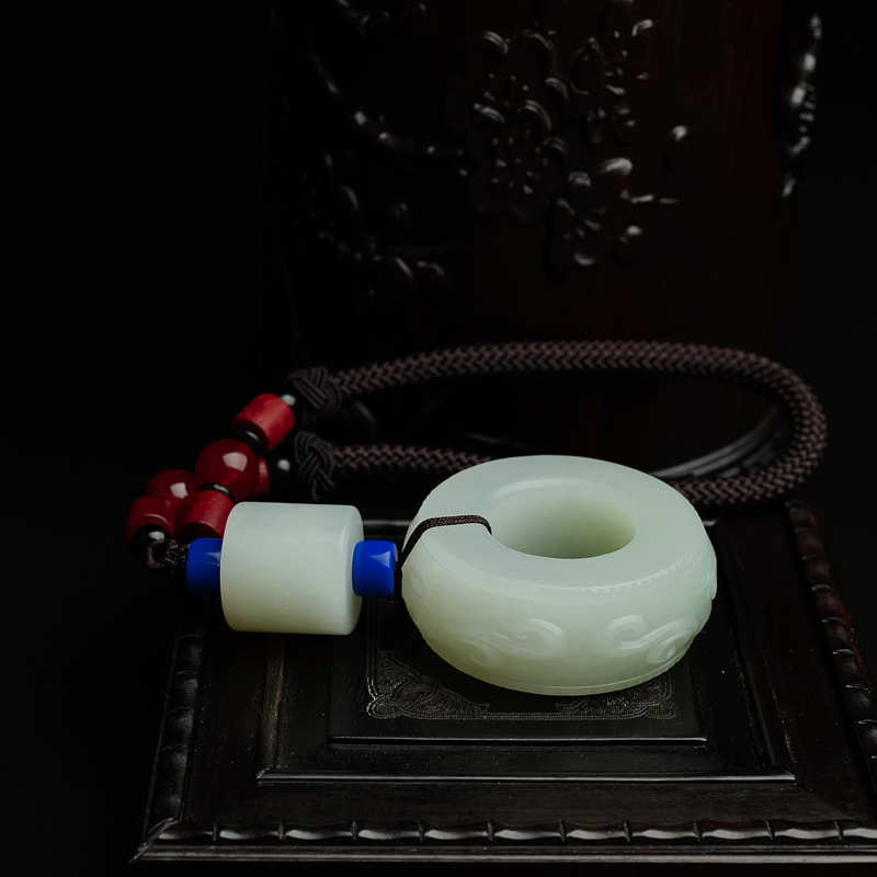 和田玉吊坠 - 红掌柜