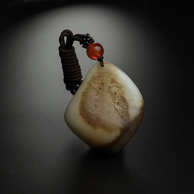 和田白玉挂件-红掌柜