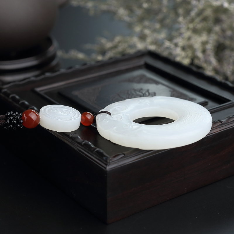 新疆和田玉双龙戏珠吊坠-红掌柜